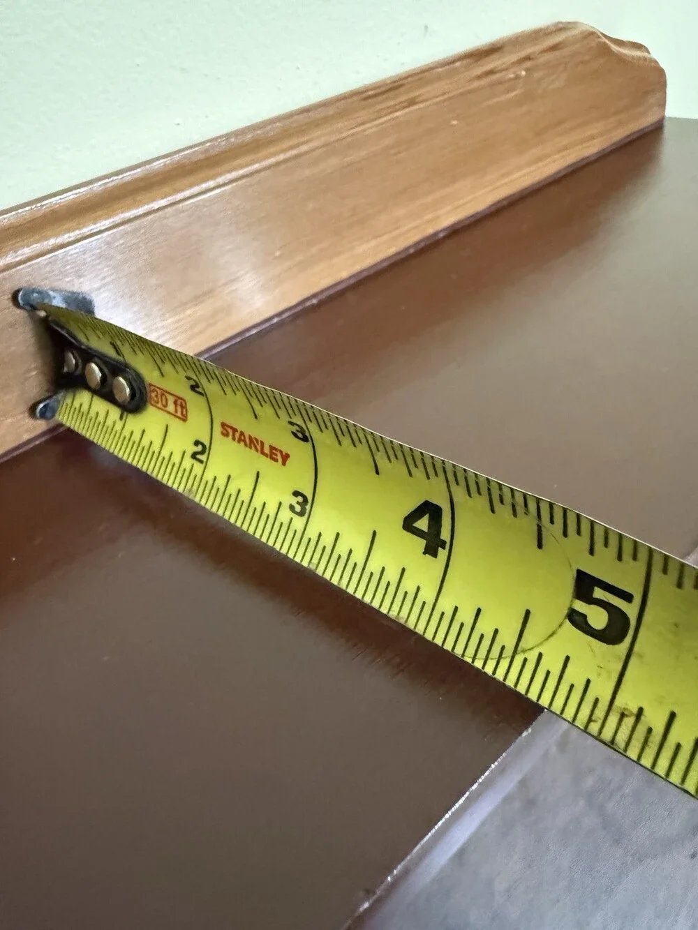 Vintage Wood Wall Shelf Plate Ledge 2 Peg Hooks Two-Tone Country Farmhouse 19